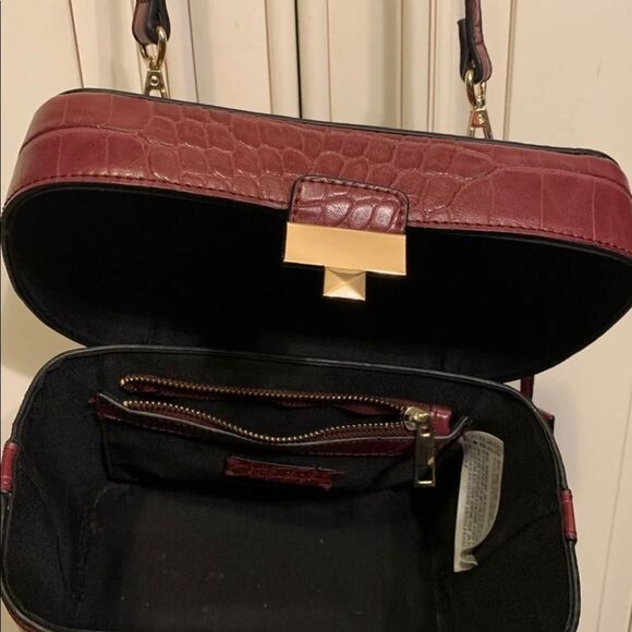 Forever 21 Faux Patent Leather Crossbody Box Burgundy & Gold Bag - Picture 6 of 6